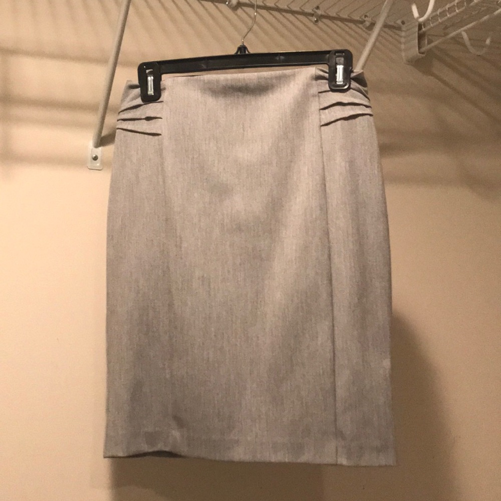 Grey pencil skirt